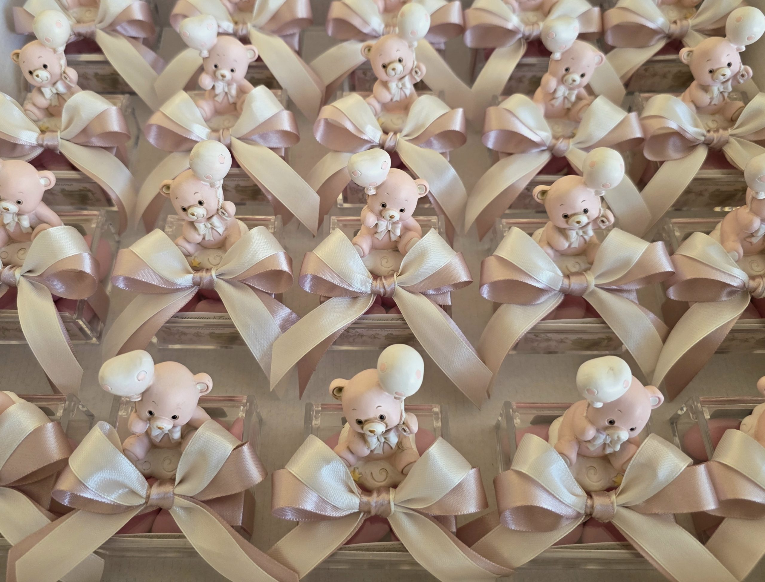 Orsetto in resina su scatola Plexi – Bild 3